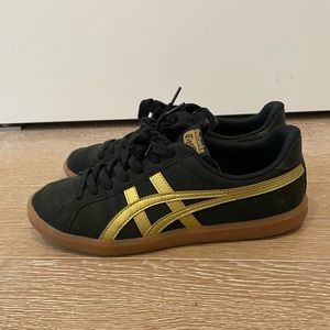 Onitsuka Tiger DD Trainer - black and gold
